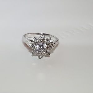 Cubic zirconia flower size 8 shaped ring